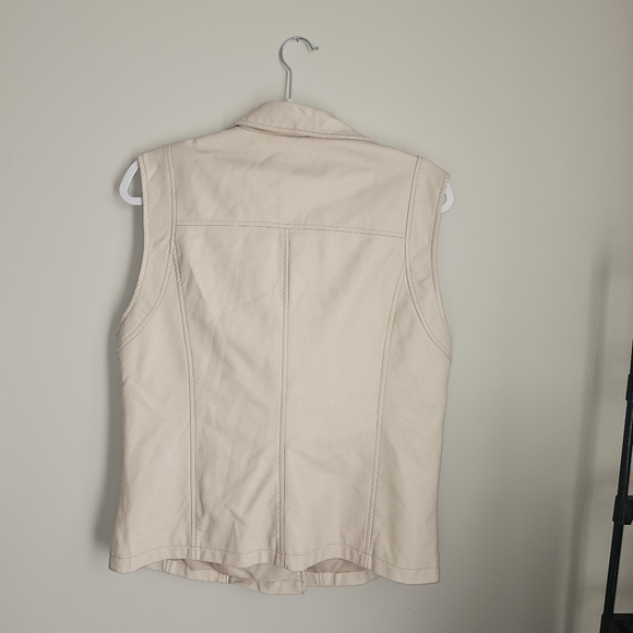 Max Studio Beige Pleather Vest with Zippers and Pockets Motorcycle Bikercore - Picture 2 of 3